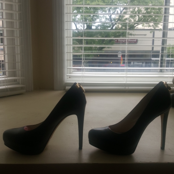 Shoes - Picture 3 of 6